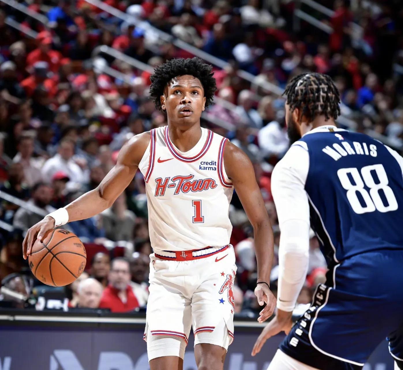 赛后华盛顿奇才止住颓势：NBA总决赛节点到来，悬念犹存，团队化学反应显著的简单介绍