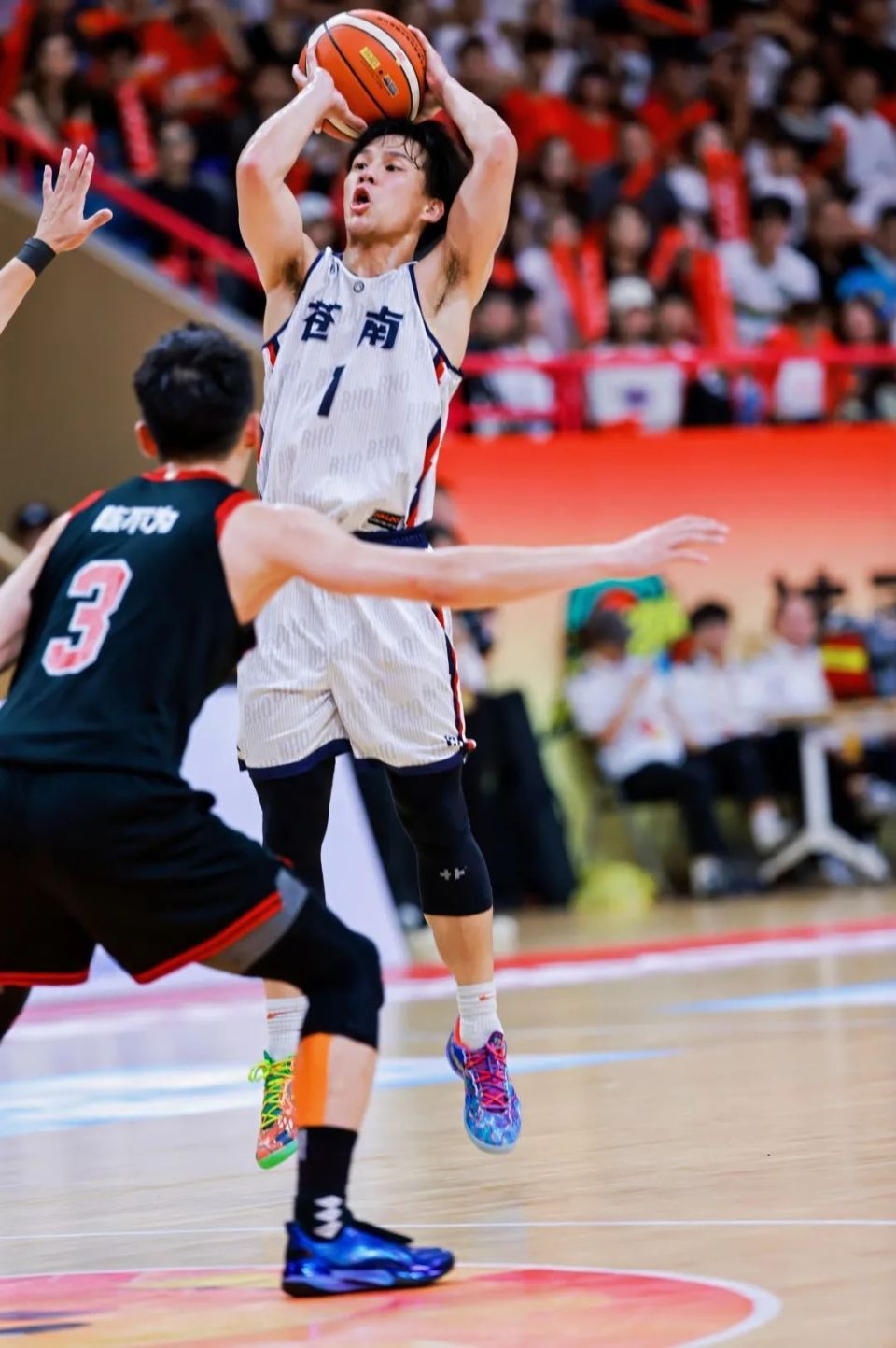 浙江队赛前战术微调,志在足总杯名次提升,话题不断,身体对抗强度拉满 浙江队赛前战术微调,志在足总杯名次提升,话题不断,身体对抗强度拉满