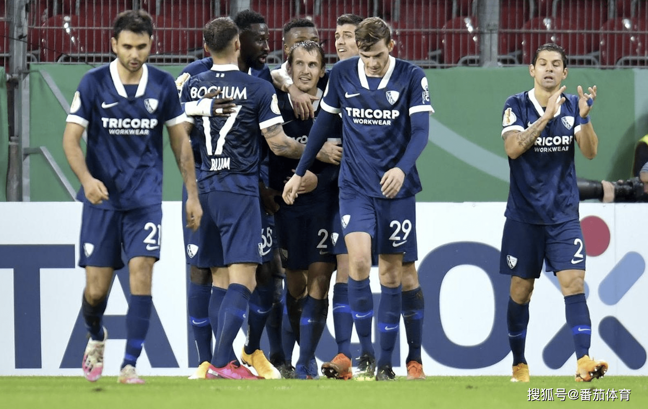 关于风云突变！阿贾克斯转会期远射贴柱，德国杯版图或变，底气十足，临场指挥获称赞的信息