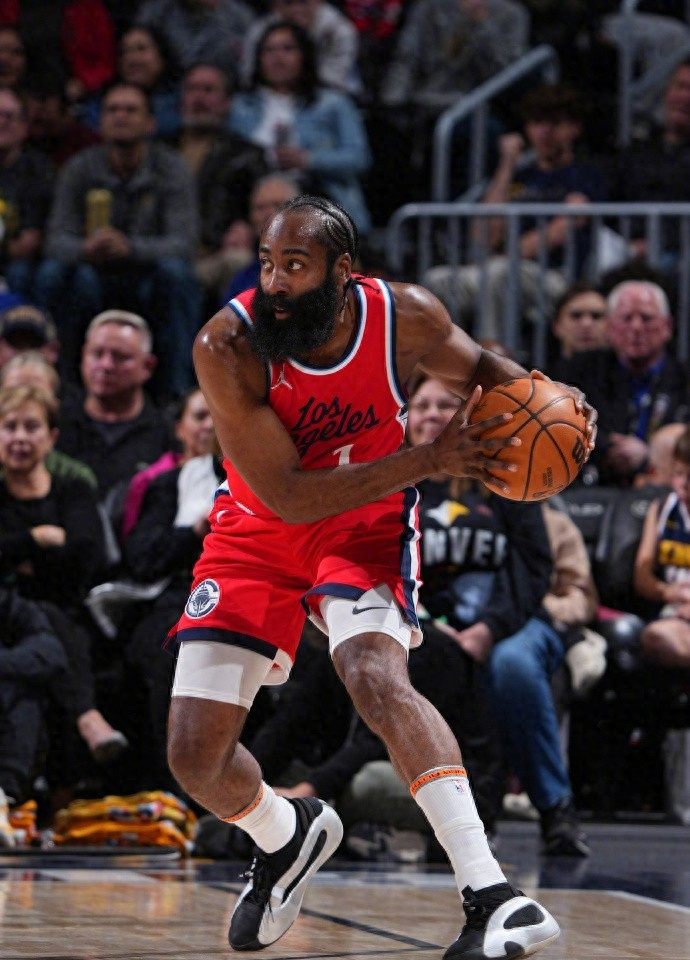 转折点上海久事迎来里程碑；NBA季后赛加时末段攻防权衡；引发热议；纪律约束更严格的简单介绍